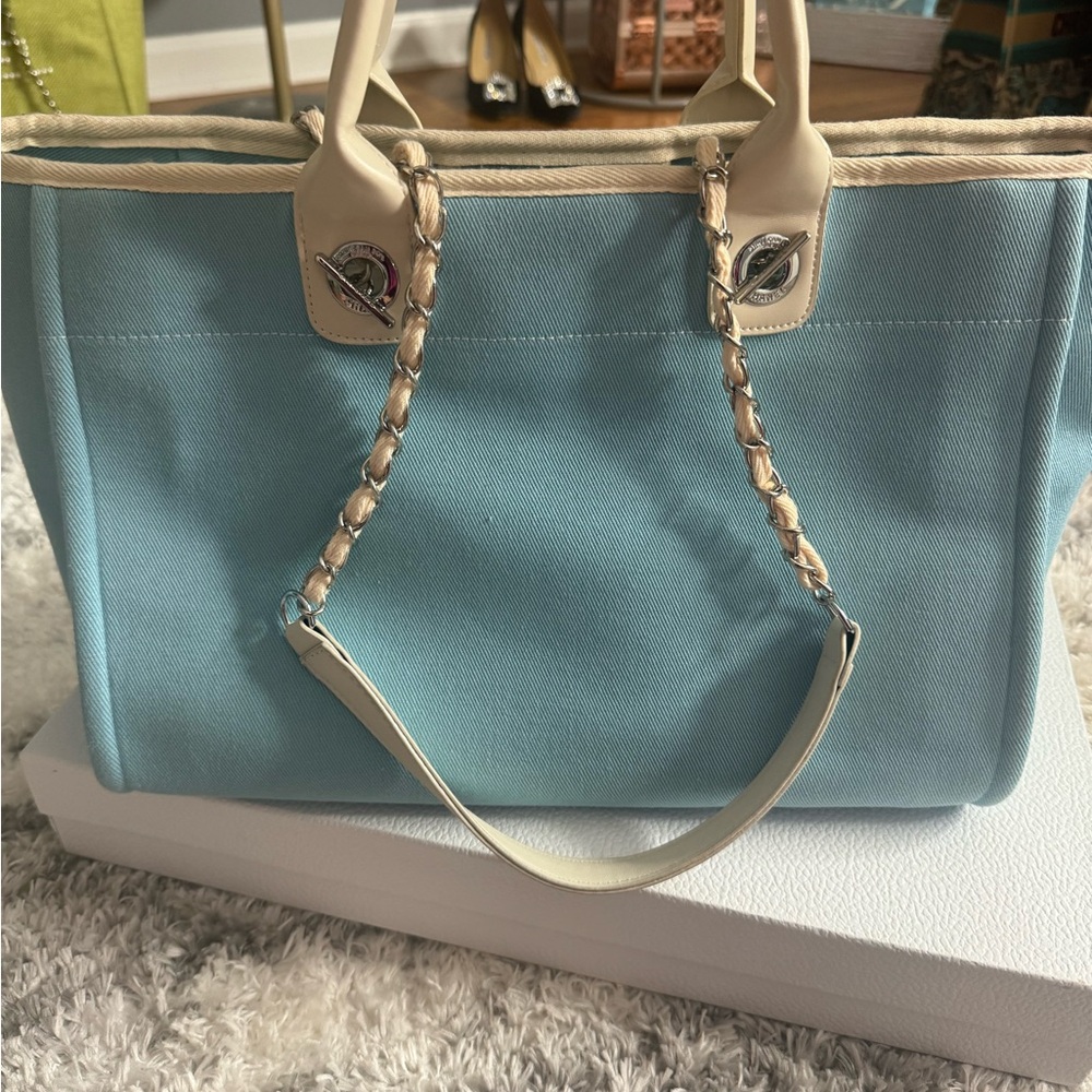 Large blue tote